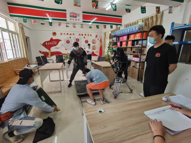 芗城区广告片拍摄公司：极简主义践行者，少即是多的视觉哲学